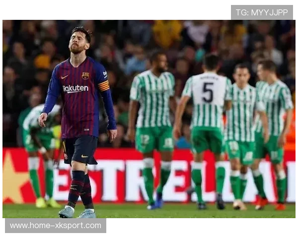 皇马禁区前沿短传配合断开对方联防 皇马禁区前沿短传配合断开对方联防