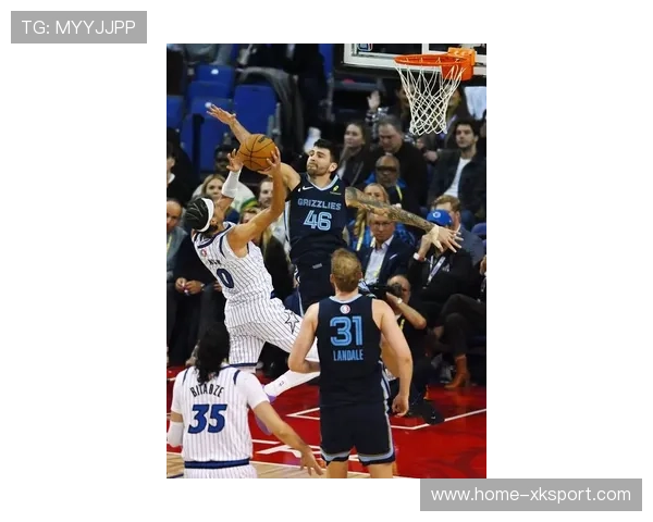 莫兰特三分远射,灰熊连连突破围堵